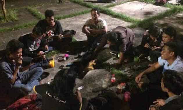 Menjalin Silaturahmi ala Teater KU