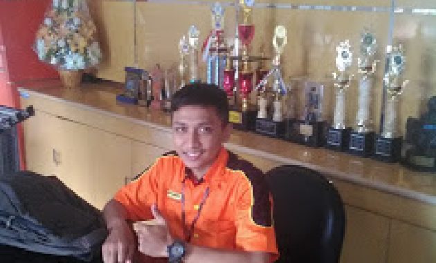 Suka Duka Bekerja Sebagai Sopir Taksi